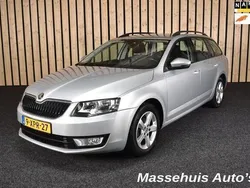Grijs, metallic lak Gebruikt 2014 Skoda Octavia Ambition Stationwagen | € 8.900 (Eerlijke prijs)