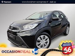 Zwart Gebruikt 2025 Toyota Aygo Play Hatchback | € 20.845 (Iets duurder)