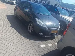 Zwart Gebruikt 2012 Peugeot 208 Allure Hatchback | € 7.440 (Eerlijke prijs)