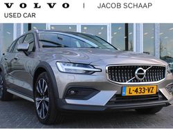 Grijs Gebruikt 2021 Volvo V60 CC Pro Stationwagen | € 33.800