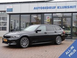 Zwart Gebruikt 2020 BMW 320 Executive Stationwagen | € 27.950 (Eerlijke prijs)