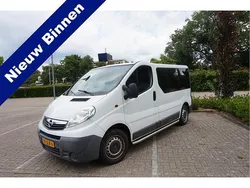 Wit Gebruikt 2009 Opel Vivaro Van | € 15.999