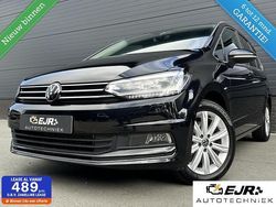 Zwart Gebruikt 2024 VW Touran Highline MPV | € 36.950 (Goede deal)