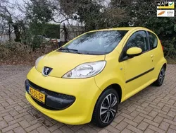 Geel Gebruikt 2006 Peugeot 107 Hatchback | € 1.199 (Goede deal)