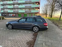 Grijs Gebruikt 2011 Mercedes E220 Stationwagen | € 6.000
