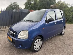 Blauw, metallic lak Gebruikt 2004 Opel Agila Essentia Hatchback | € 950 (Eerlijke prijs)
