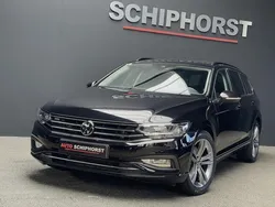 Zwart Gebruikt 2023 VW Passat Comfortline Stationwagen | € 34.980 (Eerlijke prijs)