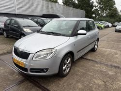 Grijs Gebruikt 2008 Skoda Fabia Ambiente Hatchback | € 3.995 (Eerlijke prijs)