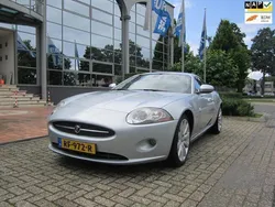 Grijs, metallic lak Gebruikt 2006 Jaguar XK Coupé | € 14.900 (Eerlijke prijs)