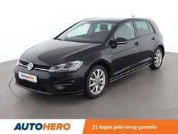 Zwart Gebruikt 2017 VW Golf VII Highline Hatchback | € 18.349 (Super prijs)