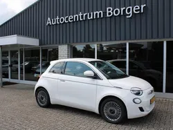 Wit Nieuw 2024 Fiat 500e Urban Hatchback | € 25.499 (Super prijs)