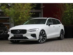 Wit Gebruikt 2020 Volvo V60 R-Design Stationwagen | € 33.900 (Iets duurder)