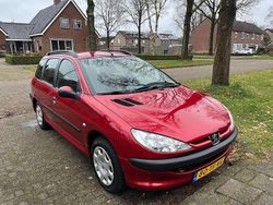 Rood Gebruikt 2006 Peugeot 206 Stationwagen | € 3.449 (Duur)