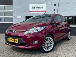Rood, metallic lak Gebruikt 2012 Ford Fiesta Titanium Hatchback | € 6.950 (Eerlijke prijs)