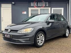 Grijs (metallic) Gebruikt 2017 VW Golf VII Highline Hatchback | € 12.944 (Goede deal)