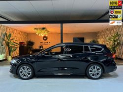 Zwart Gebruikt 2023 Ford Focus ST-Line Stationwagen | € 21.985 (Eerlijke prijs)