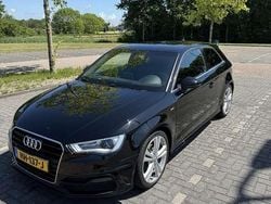 Zwart Gebruikt 2015 Audi A3 Stationwagen | € 11.250 (Eerlijke prijs)