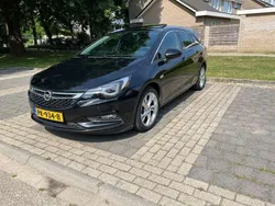 Zwart Gebruikt 2017 Opel Astra Innovation Stationwagen | € 9.300 (Eerlijke prijs)