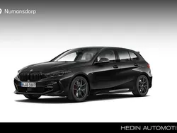 Zwart Gebruikt 2024 BMW 118 Shadowline Hatchback | € 34.895 (Eerlijke prijs)