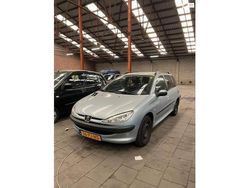 Grijs Gebruikt 2004 Peugeot 206 Stationwagen | € 750 (Eerlijke prijs)