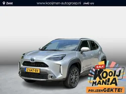 Shimmering silver metallic (grijs metallic) Gebruikt 2024 Toyota Yaris Cross X-plore SUV | € 31.900 (Eerlijke prijs)