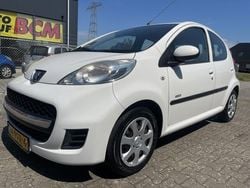 Wit Gebruikt 2011 Peugeot 107 Hatchback | € 2.499 (Goede deal)