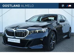 Zwart, metallic lak Nieuw 2025 BMW i5 M Sport Sedan | € 98.979