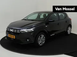 Wit Gebruikt 2024 Dacia Sandero Expression Hatchback | € 18.430 (Eerlijke prijs)