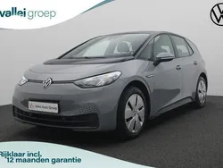 Grijs Gebruikt 2023 VW ID.3 Pure Hatchback | € 21.950 (Goede deal)