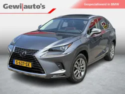 Grijs Gebruikt 2018 Lexus NX300h Luxury Line SUV | € 32.750 (Goede deal)