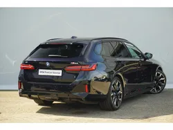 M carbonschwarz metallic (416) (zwart metallic) Gebruikt 2024 BMW i5 Comfort Edition Sedan | € 84.900 (Eerlijke prijs)