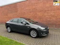 Grijs Gebruikt 2013 Opel Astra Cosmo Sedan | € 7.950 (Eerlijke prijs)