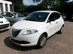 Wit Gebruikt 2013 Lancia Ypsilon Gold Hatchback | € 1.950
