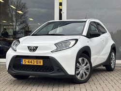 Wit Gebruikt 2023 Toyota Aygo Play Hatchback | € 17.249 (Eerlijke prijs)