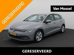 Grijs Gebruikt 2022 VW Golf VIII Life Hatchback | € 19.900 (Goede deal)