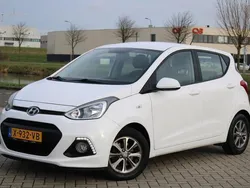 Wit Gebruikt 2015 Hyundai i10 Hatchback | € 6.999 (Eerlijke prijs)