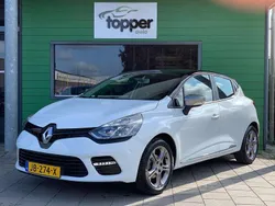 Wit, metallic lak Gebruikt 2015 Renault Clio IV Authentique Hatchback | € 7.950 (Eerlijke prijs)