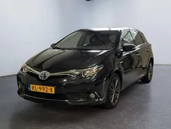 Zwart Gebruikt 2018 Toyota Auris Hybrid Hatchback | € 14.750 (Eerlijke prijs)