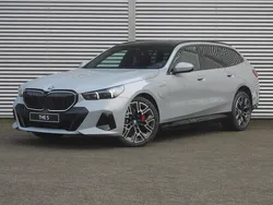Brooklyn grau Nieuw 2025 BMW 530e Executive Stationwagen | € 91.107 (Eerlijke prijs)