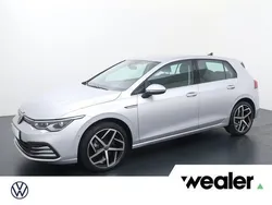 Grijs, metallic lak Gebruikt 2020 VW Golf VII Style Hatchback | € 27.540 (Eerlijke prijs)