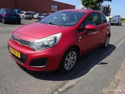 Rood Gebruikt 2012 Kia Rio Comfort Hatchback | € 3.500 (Eerlijke prijs)