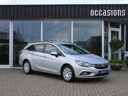 Grijs Gebruikt 2017 Opel Astra Stationwagen | € 13.950 (Eerlijke prijs)
