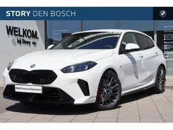 Alpinweiss (licht wit) Gebruikt 2025 BMW 120 Comfort Edition Hatchback | € 49.950 (Eerlijke prijs)