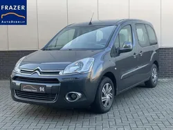 Grijs, metallic lak Gebruikt 2015 Citroën Berlingo Attraction MPV | € 13.950