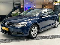Blauw Gebruikt 2013 VW Jetta Highline Sedan | € 6.995 (Eerlijke prijs)