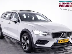 Wit Gebruikt 2021 Volvo V60 CC Pro Stationwagen | € 41.900 (Goede deal)