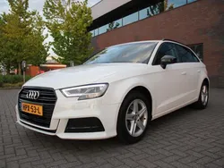 Wit Gebruikt 2019 Audi A3 Sportback Sport Hatchback | € 18.999 (Goede deal)
