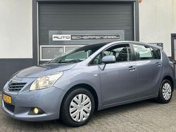 Blauw (metallic) Gebruikt 2010 Toyota Verso MPV | € 9.985 (Eerlijke prijs)