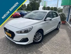Wit Gebruikt 2019 Hyundai i30 Comfort Hatchback | € 8.950 (Eerlijke prijs)