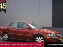 Rood Gebruikt 2002 Volvo S40 Sedan | € 3.450 (Duur)